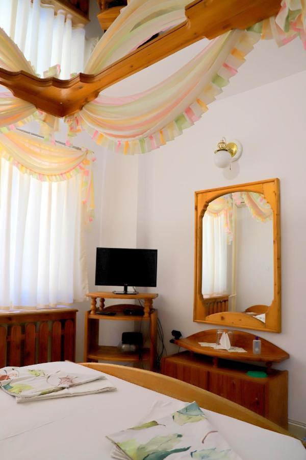 Hotel Mishel Kocherinovo ภายนอก รูปภาพ