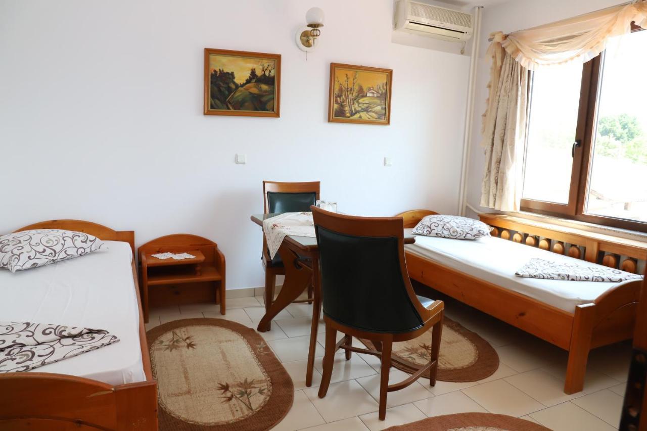 Hotel Mishel Kocherinovo ภายนอก รูปภาพ