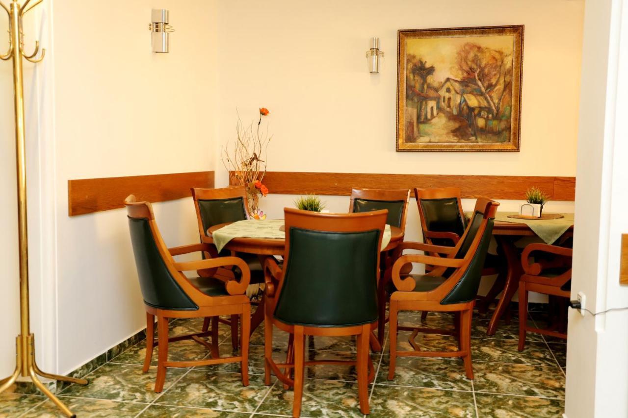 Hotel Mishel Kocherinovo ภายนอก รูปภาพ
