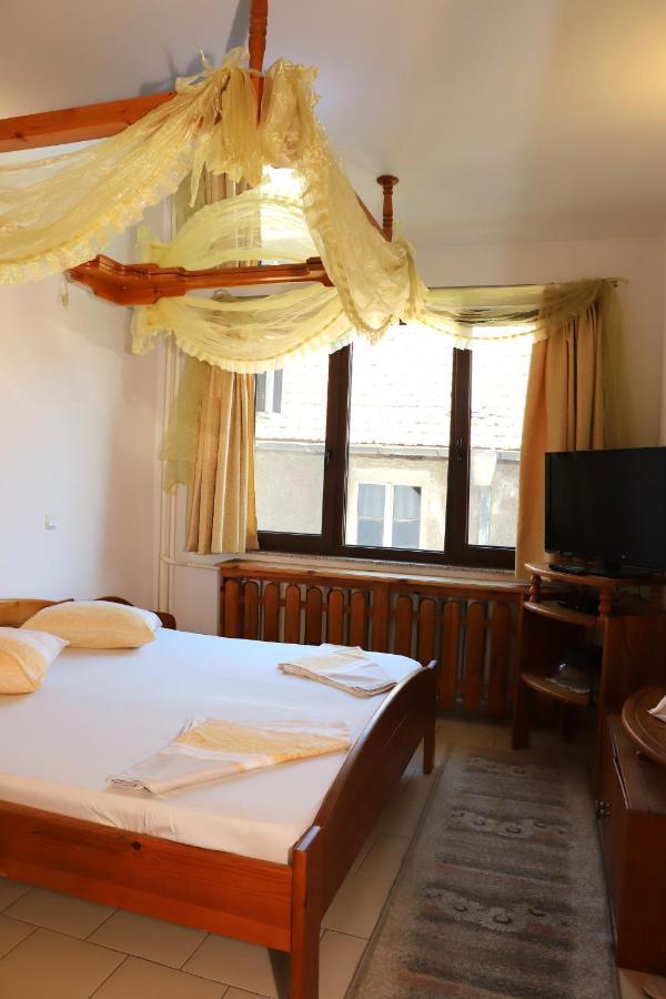 Hotel Mishel Kocherinovo ภายนอก รูปภาพ