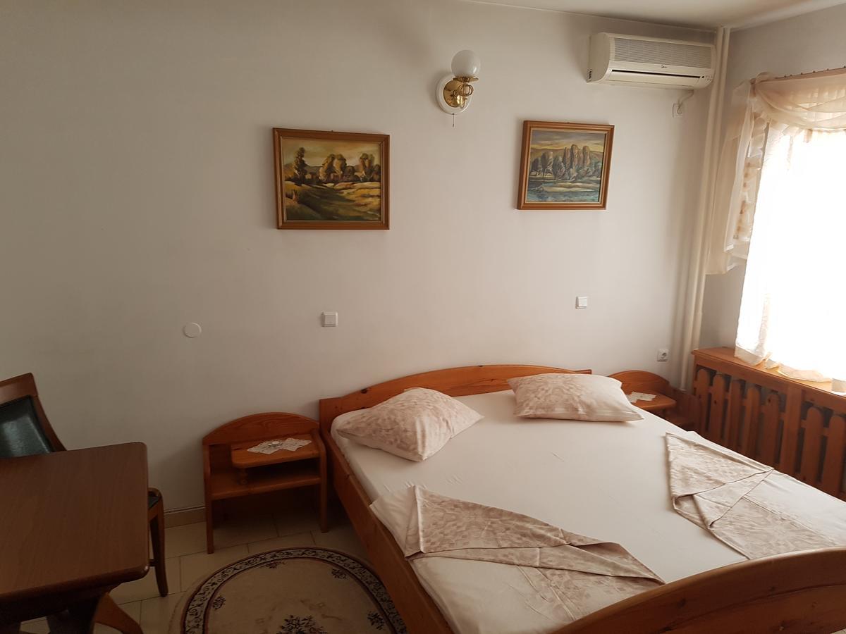 Hotel Mishel Kocherinovo ภายนอก รูปภาพ