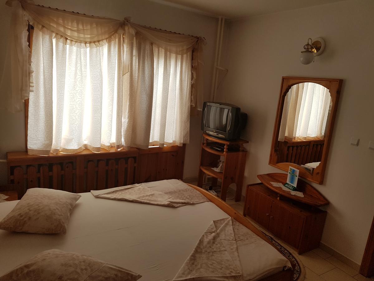 Hotel Mishel Kocherinovo ภายนอก รูปภาพ