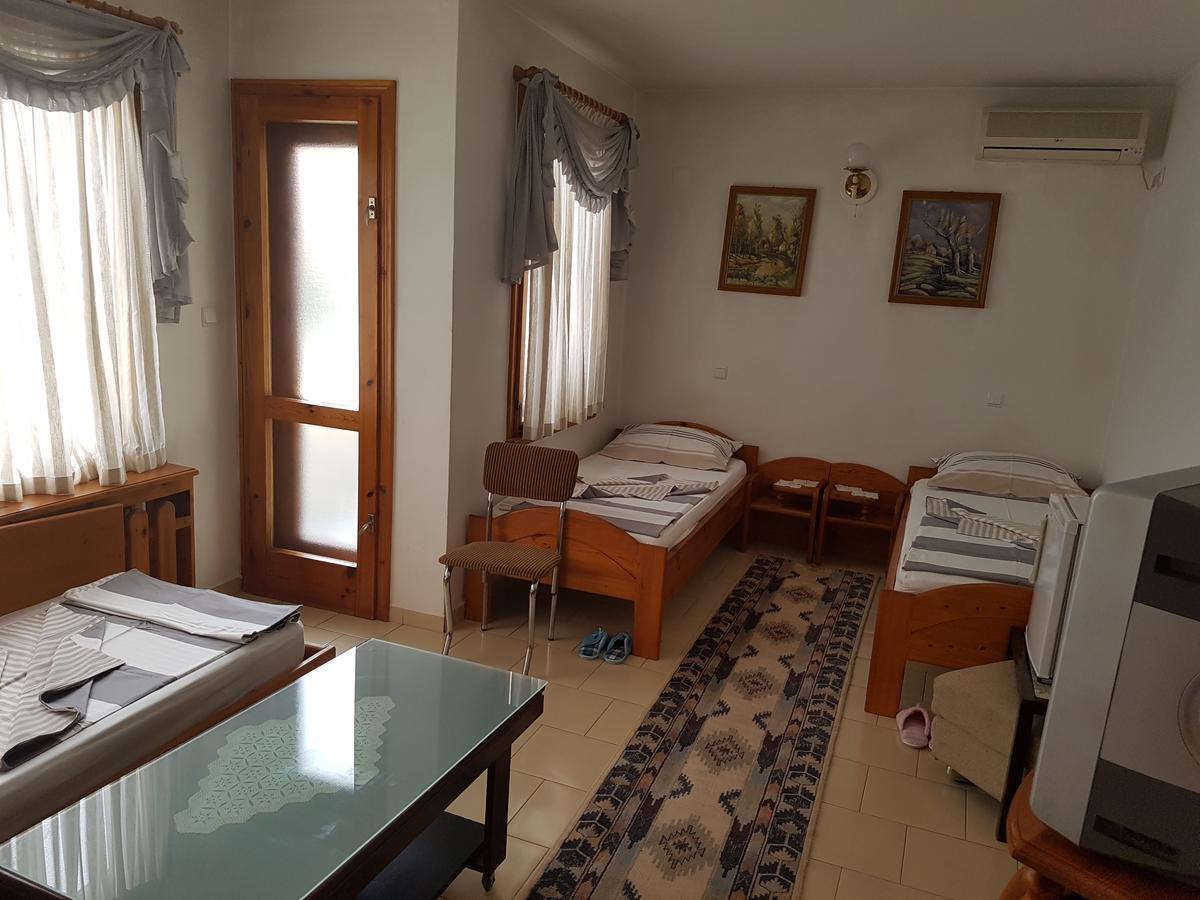 Hotel Mishel Kocherinovo ภายนอก รูปภาพ